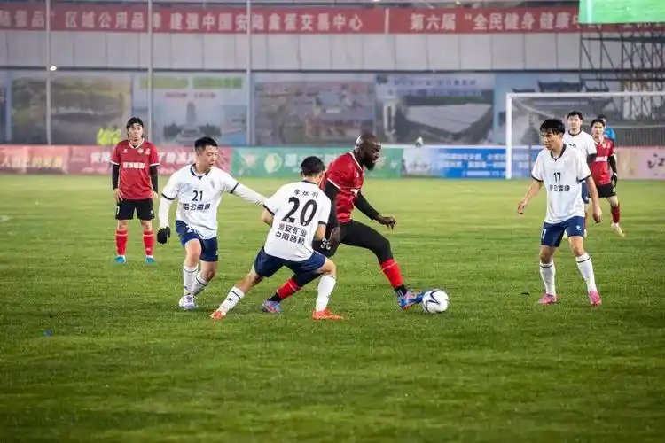 法国乙级联赛：格勒诺布尔 VS 波尔多